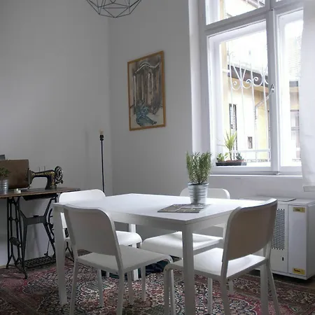 K7-3 Kazinczy Apartment